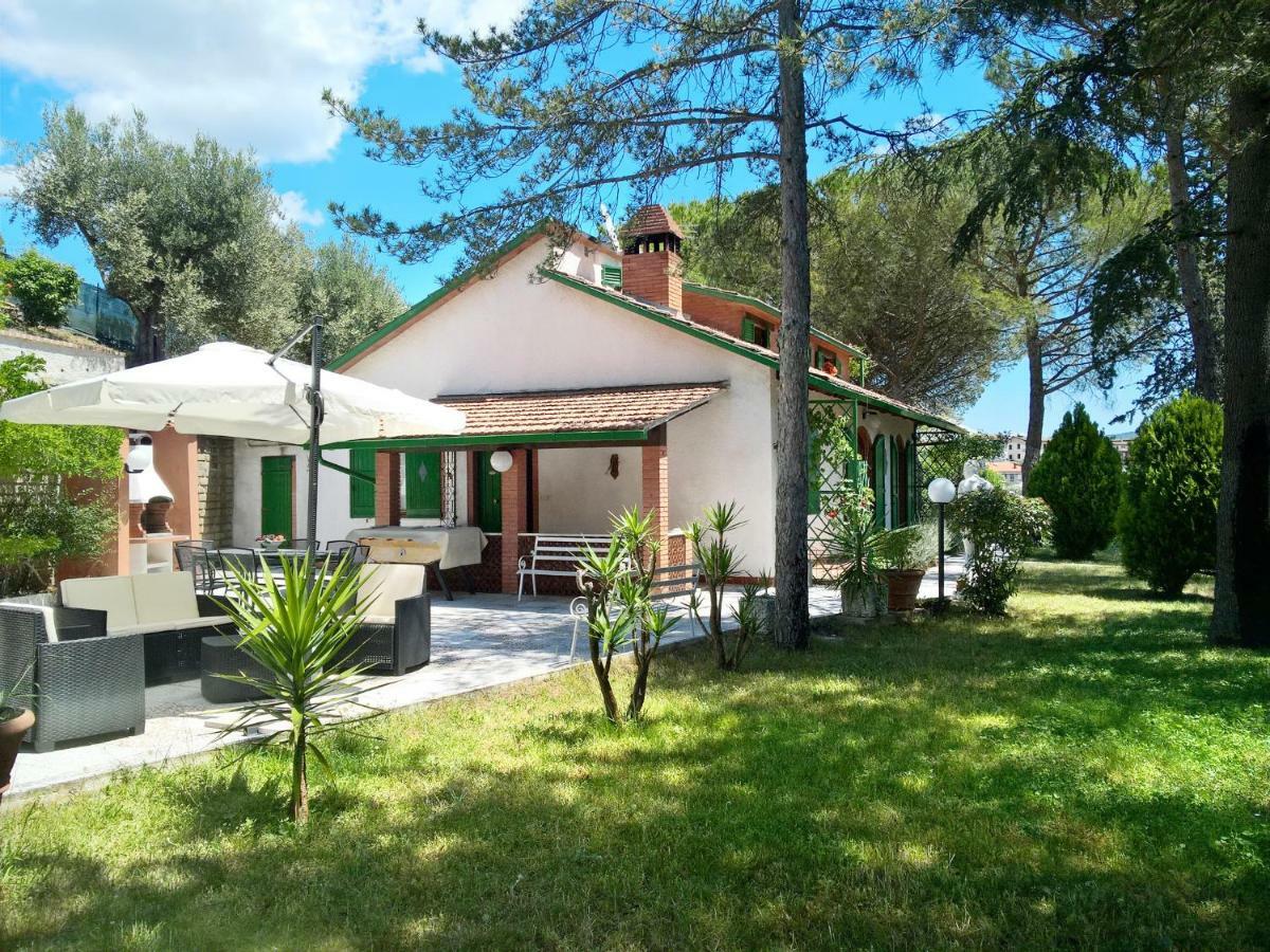 I Pini House Villa Magione Bagian luar foto
