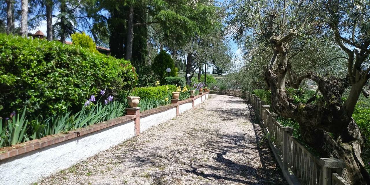I Pini House Villa Magione Bagian luar foto